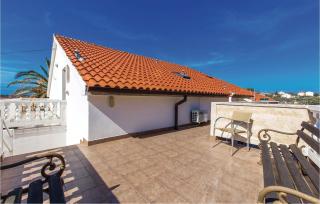 Beautiful Apartment In Rab With Wifi - 2