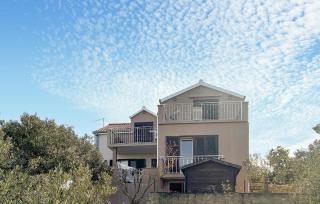 Beautiful Apartment In Rogac - 3
