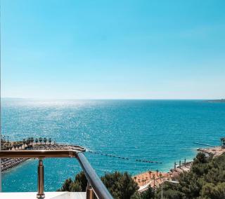 Château de Monte Cristo - Rooftop Pool - 1