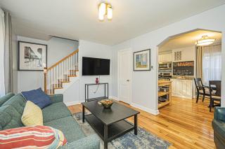 Tranquil Retreat, Modern Comfort, Historic Charm - 0