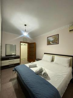 Cozy Breeze Central Apartment - 1