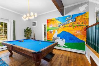 Sleeps 18, Hot Tub, Pets OK, Pool & Lake Access - 1