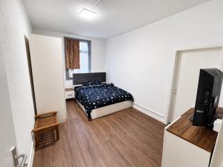 Budget Stay Wohlen Shared bath Near Station & Bus - 6