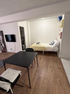 The Marlyn Monroe up to 4 persons studio in heart of downtown Montreal near subway - 1