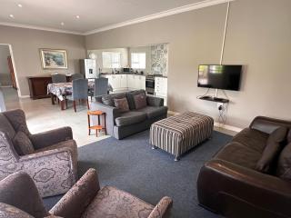 Steenkoppies semi self catering apartment - 6