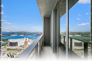 Nearby World Center and Bayfront Park - 501 First Residences 1-bedroom - 2