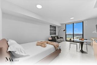 Walking Distance from Bayside Market Place - 501 First Residences Junior Studio Rooftop Pool - 1