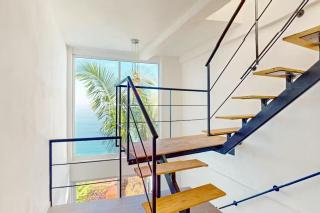 Oceanview Luxury Penthouse Pool & Walk to Beach - 4