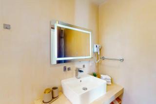 Oceanview Luxury Penthouse Pool & Walk to Beach - 2