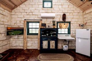 The Grapetown Gasthaus TimberRose Ranch hot tub - 1