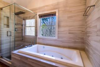Hamptons 9BD MEGA Compound w POOL TENNIS BBALL NIGHTCLUB - 6
