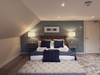Meadow View Villa - 7-Bedroom Luxury Villa with Hot Tub - The Etive Estate - 1