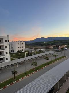 Cozy Flat Sea & Hills View - 3