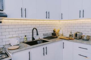Elegant 3BR House Panglao Pool Hot Shower Netflix - 6