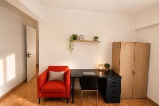 Affordable Rooms in Traditional Apartment - 9