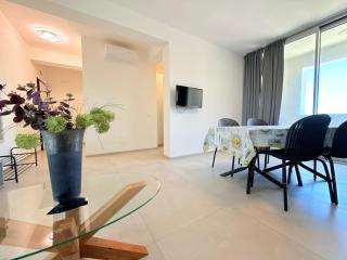 Sea & Pool Apartment - 3