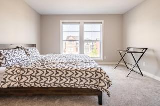 Calgary NW - AC, Garage, Backyard, Self Check-in, Professionally Cleaned - 7