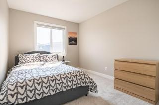 Calgary NW - AC, Garage, Backyard, Self Check-in, Professionally Cleaned - 5