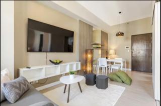 Hamilton Greenbelt Makati - 4