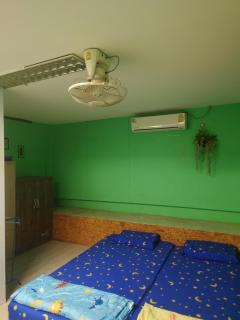 J Cafe & Hostel - 8