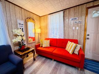 Home away home at Niagara View 16th - 9