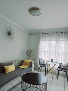 Luxury 1BR at Blyde Lagoon, WiFi Security - 9