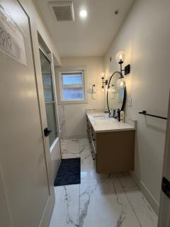 Vancouer Modern Homestay, Downtown 7 Min, Free Parking, Fast Wifi - 7