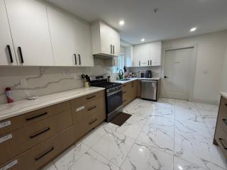 Vancouer Modern Homestay, Downtown 7 Min, Free Parking, Fast Wifi - 6