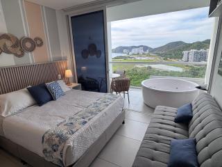 Suite con Jacuzzi y Espectacular Vista Piso 16 - 0