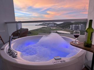 Suite con Jacuzzi y Espectacular Vista Piso 16 - 9