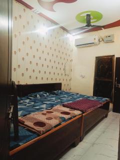 Maa Janki guest house Near Ram Mandir Affordable Stay with AC Non AC Rooms - 1