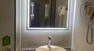 Borrman Hotel Huizhou West Lake Shuidong Street - Huizhou - 3