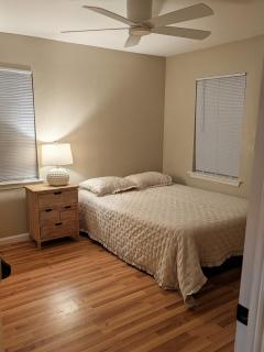Dallas Spacious Bungalow - 6