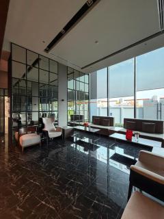 Sea-Esta Pattaya - Infinity Pool and Ocean Breeze - 2
