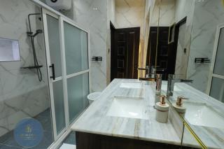 The Lake View Accommodation, J&B Jai Castle, Kasenyi Entebbe - 3