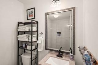 Red Rock Retreat with 360 Panoramic Views & Steps to Uptown Shops - 3