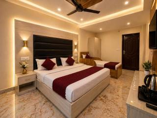 Grand Vista Retreat - A Luxury Mountain View Hotel In Mussoorie ! Free Parking ! Balcony Roms - 5