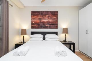 2 Bedroom - Nightlife explorer - Cape Town - 2