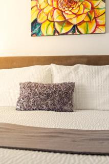 Uptown Sedona Haven with Red Rock Views and Pet Friendly Courtyard - 8