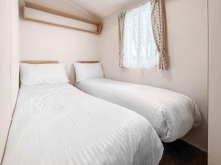 Orchard 13 - Uk51845 - 1