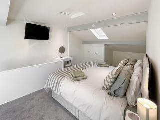 Riverside Cottage - 2