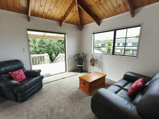 Fireside Lakefront Lookout - Hamurana - 8