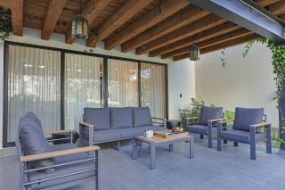 Private Hot Tub - 5BR Home in Nueva Escondida - 7