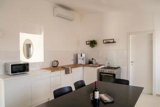 Boutique apartments with shared pool - 7
