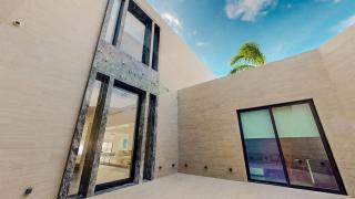 Spectacular Ultra-Luxury Lakefront Residence Roja - 5