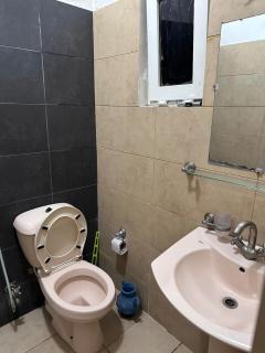 Manzil Modern 3BR with City Views & Balcony - 7