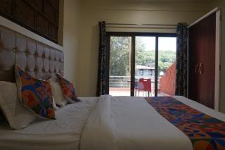 The Royal Crest Inn - 7