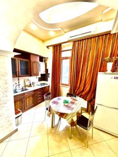 Best Location! Stylish Flat in Yerevan Center - 1