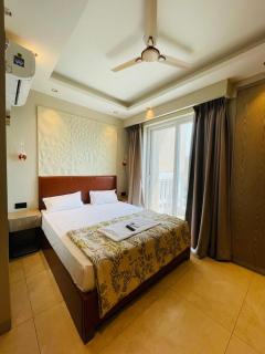 Studio Apartments In Greater Noida West, Ek Murti - 1
