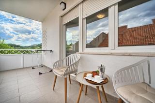 A 2 luxury apt w big balcony 4 min walk to beach - 9
